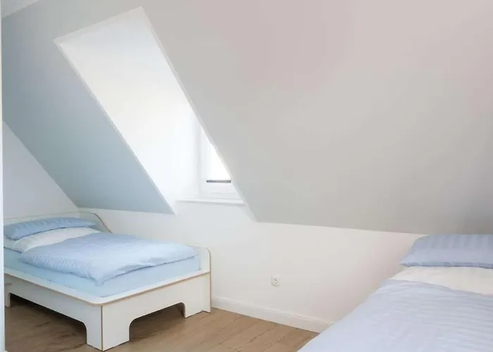 With 3 Bedrooms * Böhl